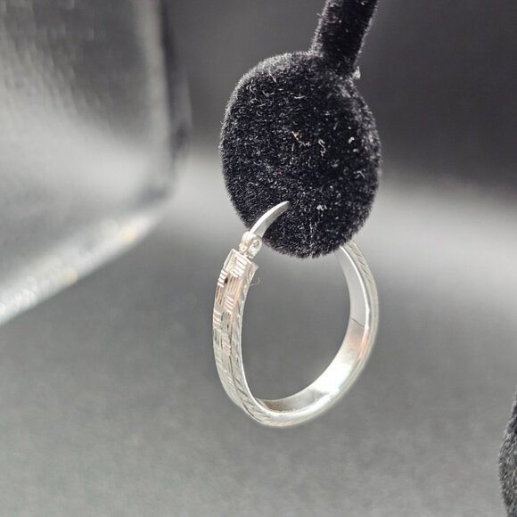 Sterling Silver 925 Rhodium Plated Diamond Cut Twisted Oval Hoop Earrings 18mm - Picture 11 of 13